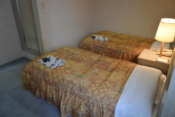 Room 25 of 49