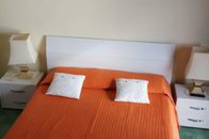 Room 11 of 20