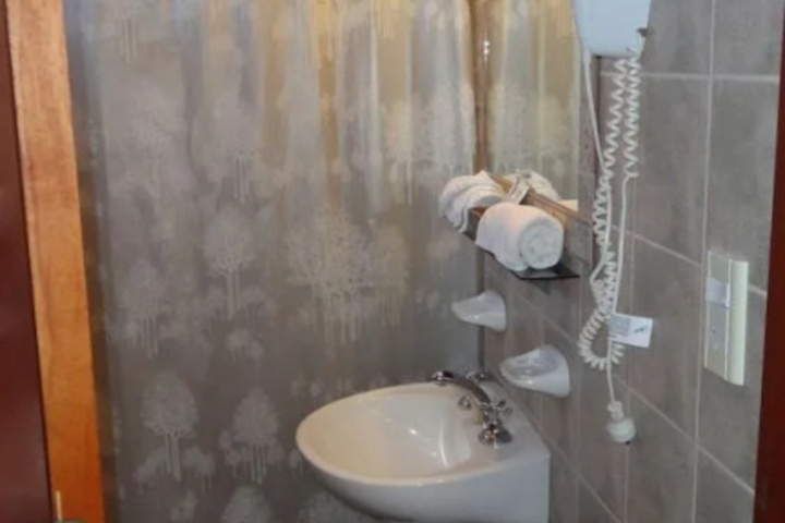 Room 10 of 26