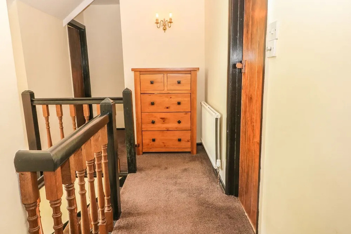Room 10 of 17