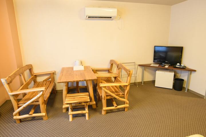Room 12 of 19