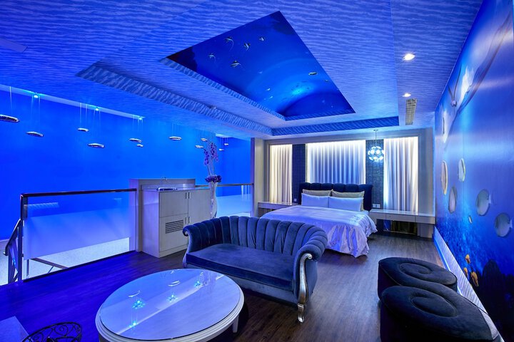 Room 9 of 50