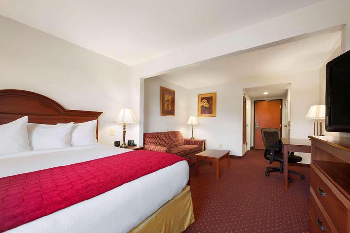 1 King Bed (15 of 31)