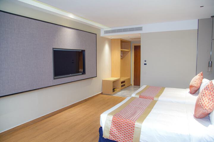 Room 44 of 62