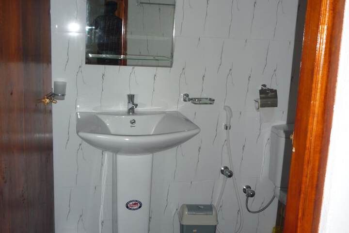 Room 17 of 43