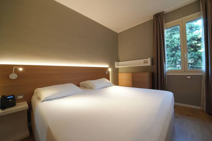Room 6 of 36