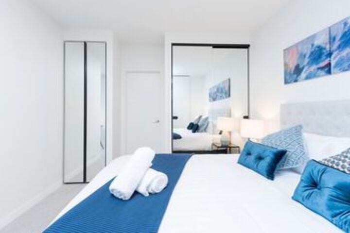 Room 8 of 28