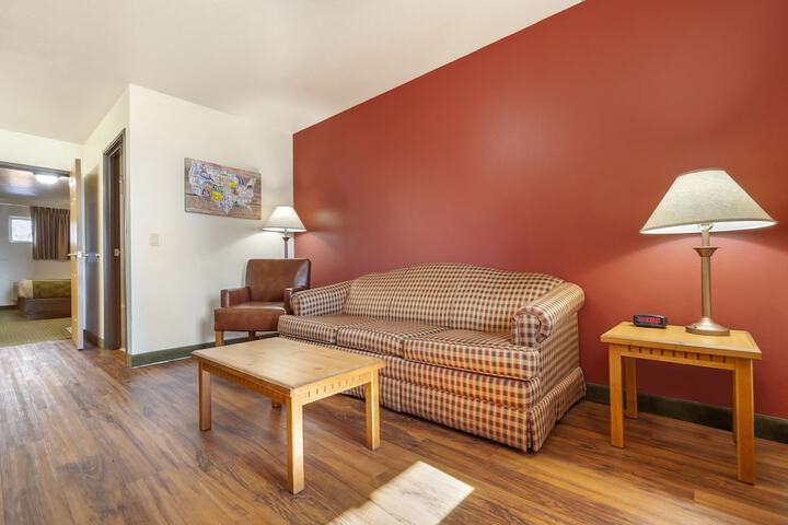 Room 12 of 18