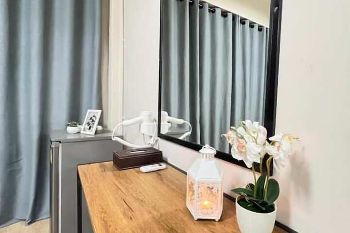 Room 10 of 27