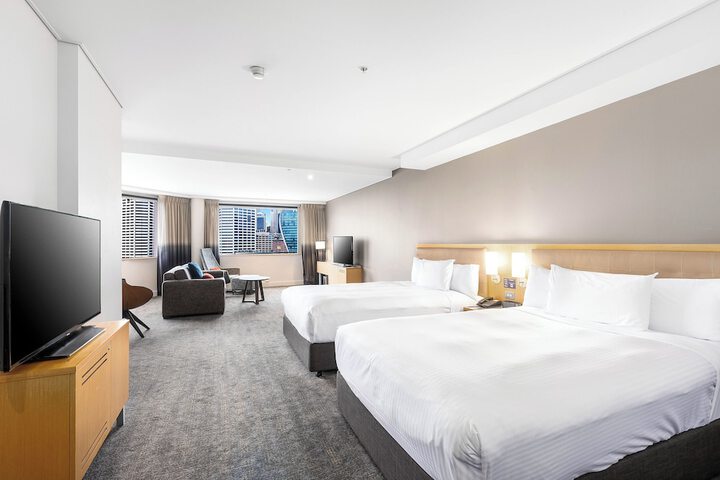 Room 8 of 220