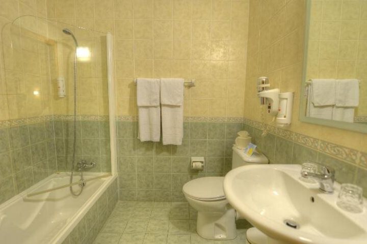 Photo 10