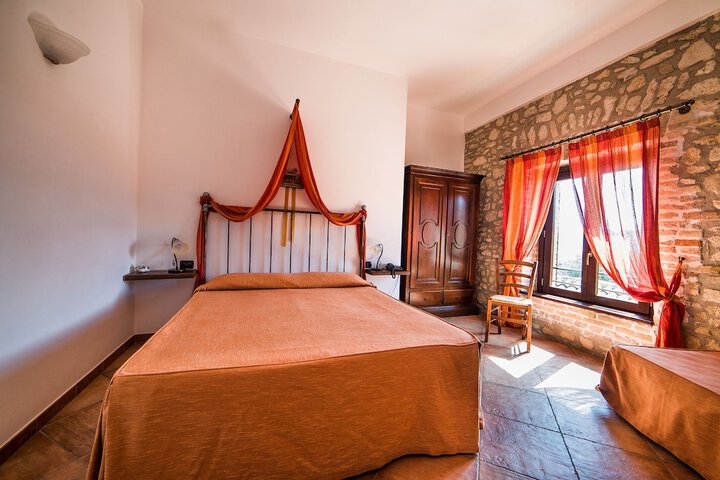 Room 3 of 24