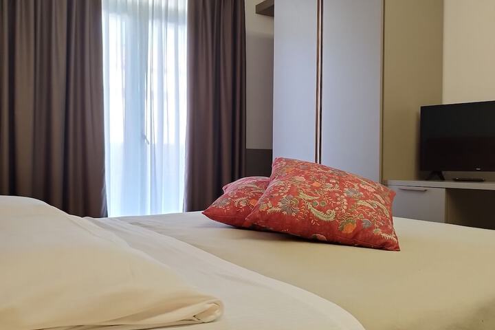 Room 33 of 106