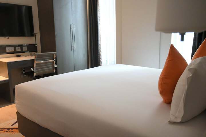 Room 43 of 86