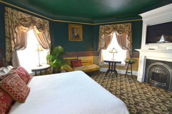 Room 20 of 130