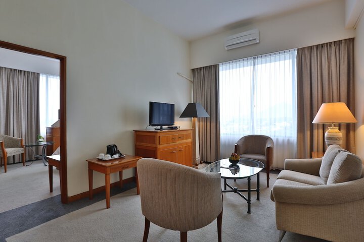 Room 12 of 73