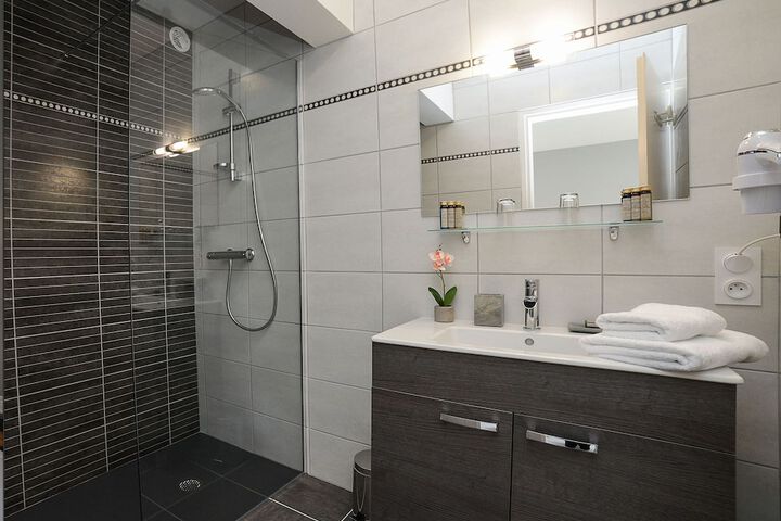 Room 20 of 32