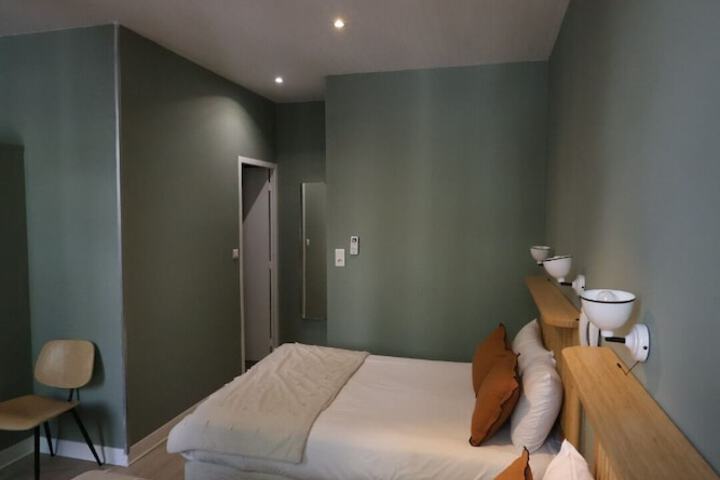 Room 72 of 128