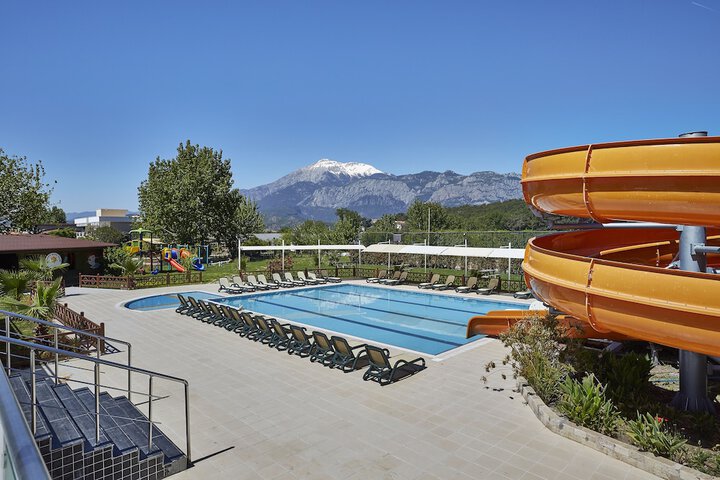 Pool 33 of 101