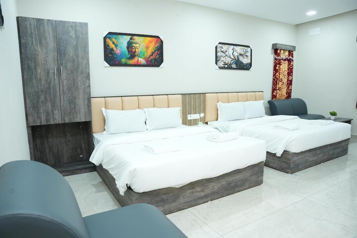 Room 5 of 14