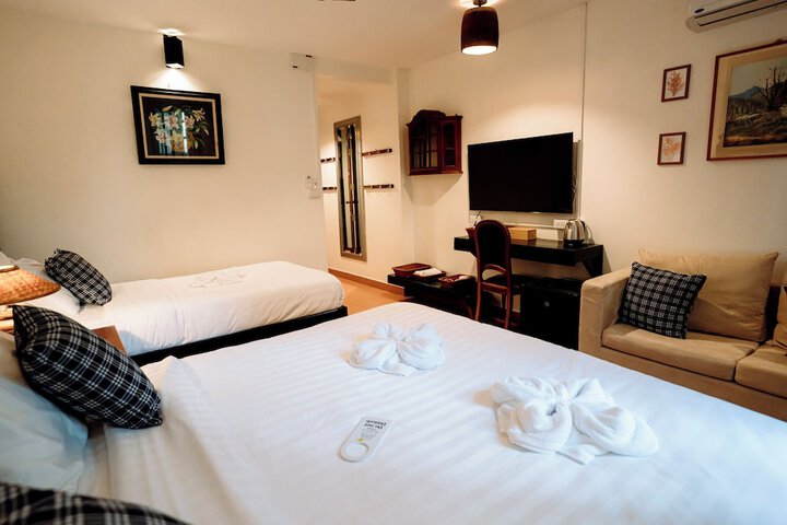 Room 13 of 28