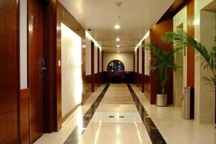Ballroom/Hall 21 of 34