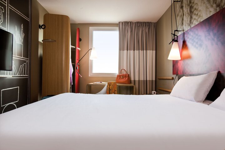 Room 10 of 45