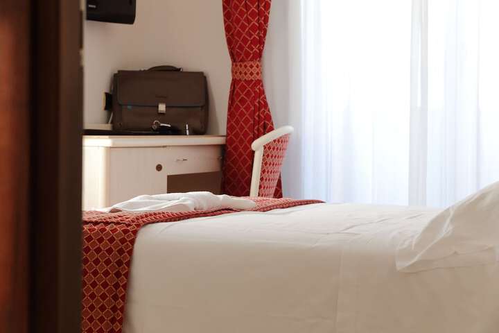 Room 14 of 48