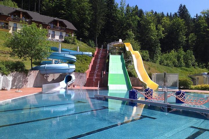 Hotel Pool