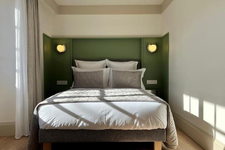 Room 9 of 79