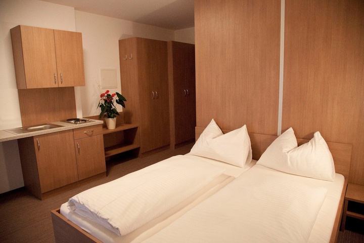 Room 3 of 39