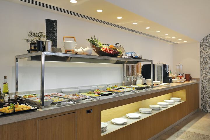Breakfast/Coffee Service 39 of 48
