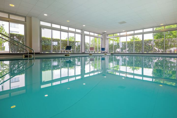 Pool Hotel