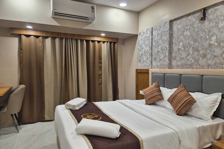 Room 6 of 27