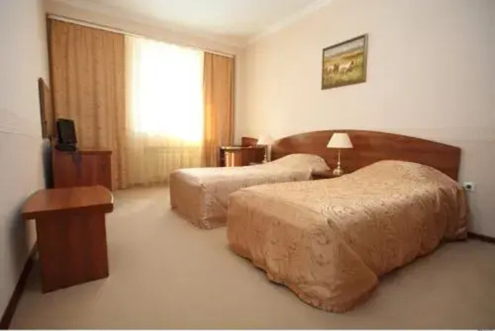Room 5 of 9