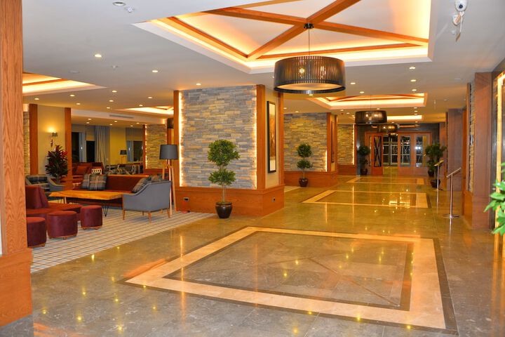 Hotel 2 of 130