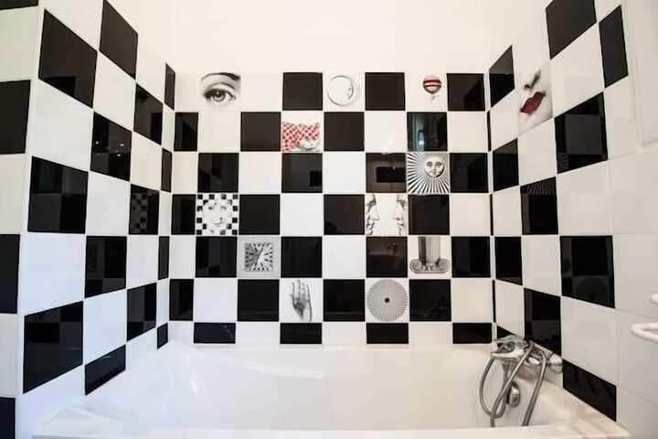 Room 18 of 37