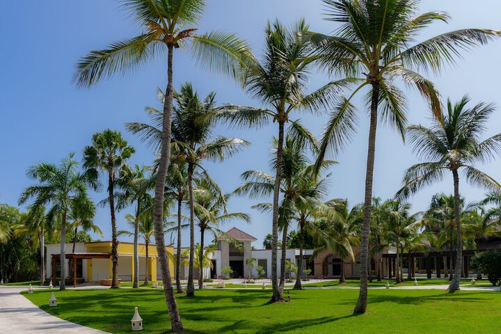 Hotel Exterior 198 of 218