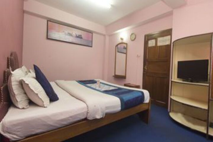 Room 17 of 24