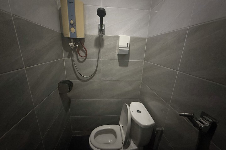 Room 52 of 61