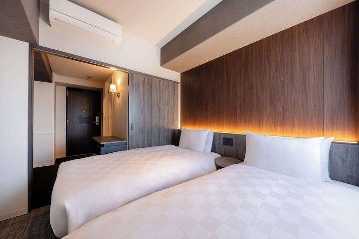Room 4 of 46