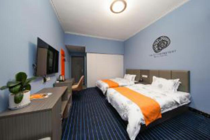 Room 7 of 7