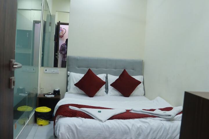 Room 15 of 19