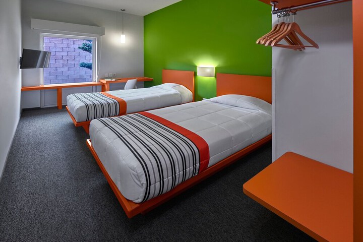 Room 21 of 50