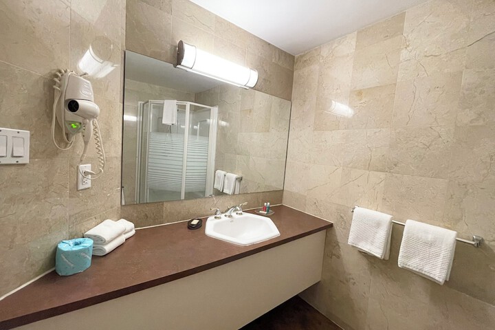 Room 32 of 55