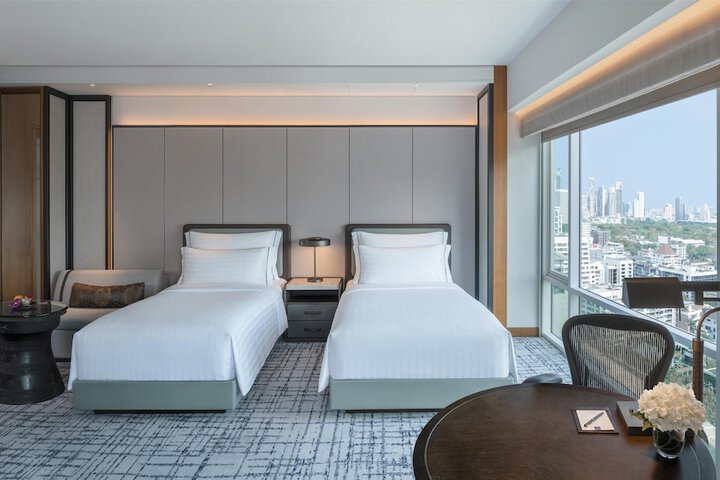 Room 12 of 90