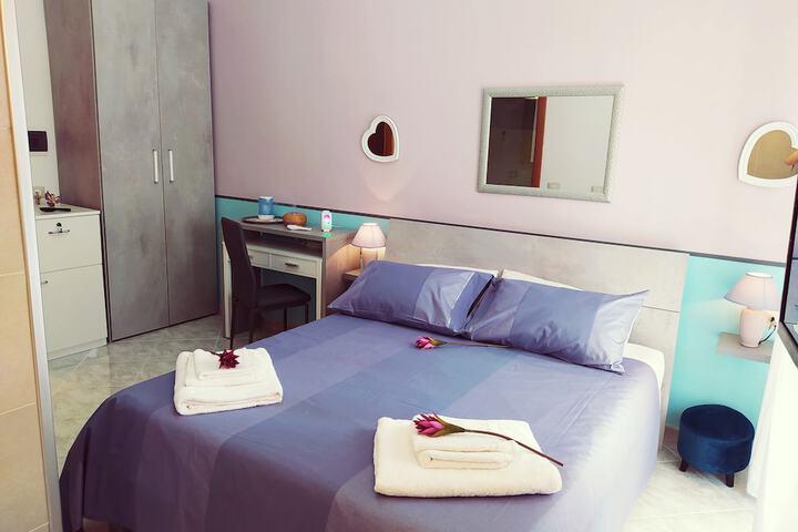 Room 6 of 30