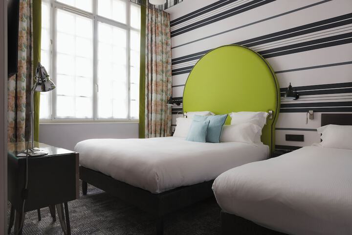 Room 28 of 78