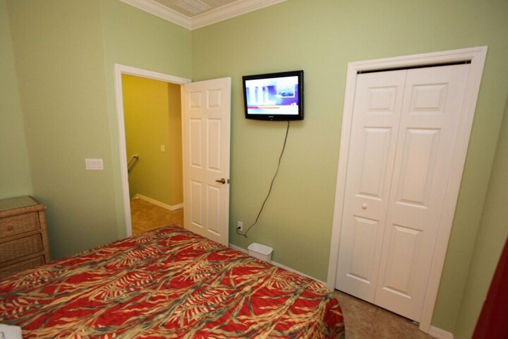 Room 7 of 49