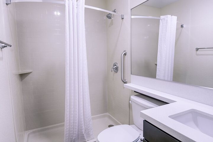 Standard Queen Bed Accessible (11 of 12)